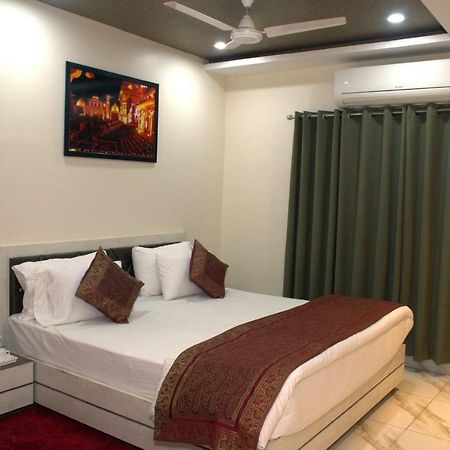 Hotel Tamilnadu Kashi Varanasi Exteriör bild