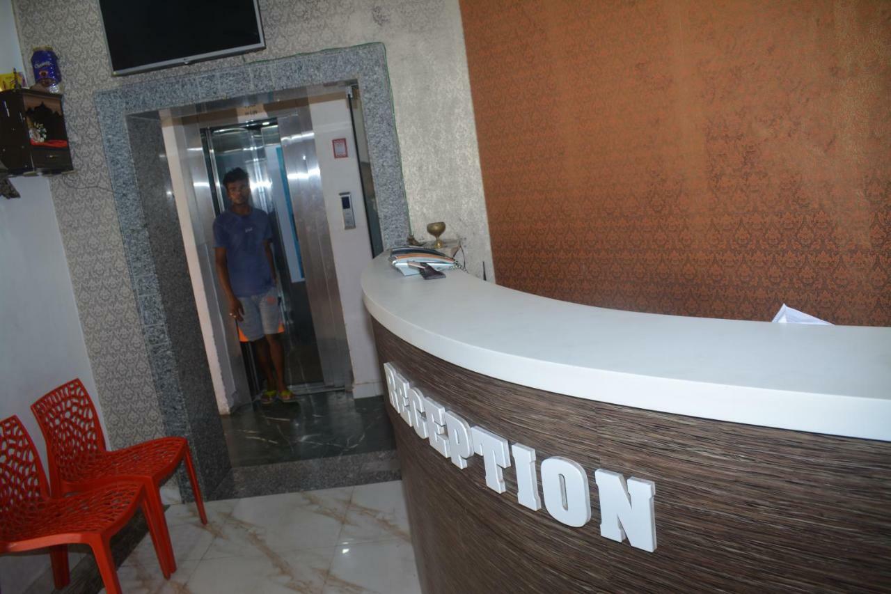Hotel Tamilnadu Kashi Varanasi Exteriör bild