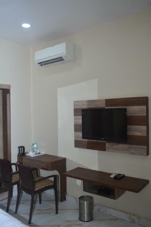 Hotel Tamilnadu Kashi Varanasi Exteriör bild
